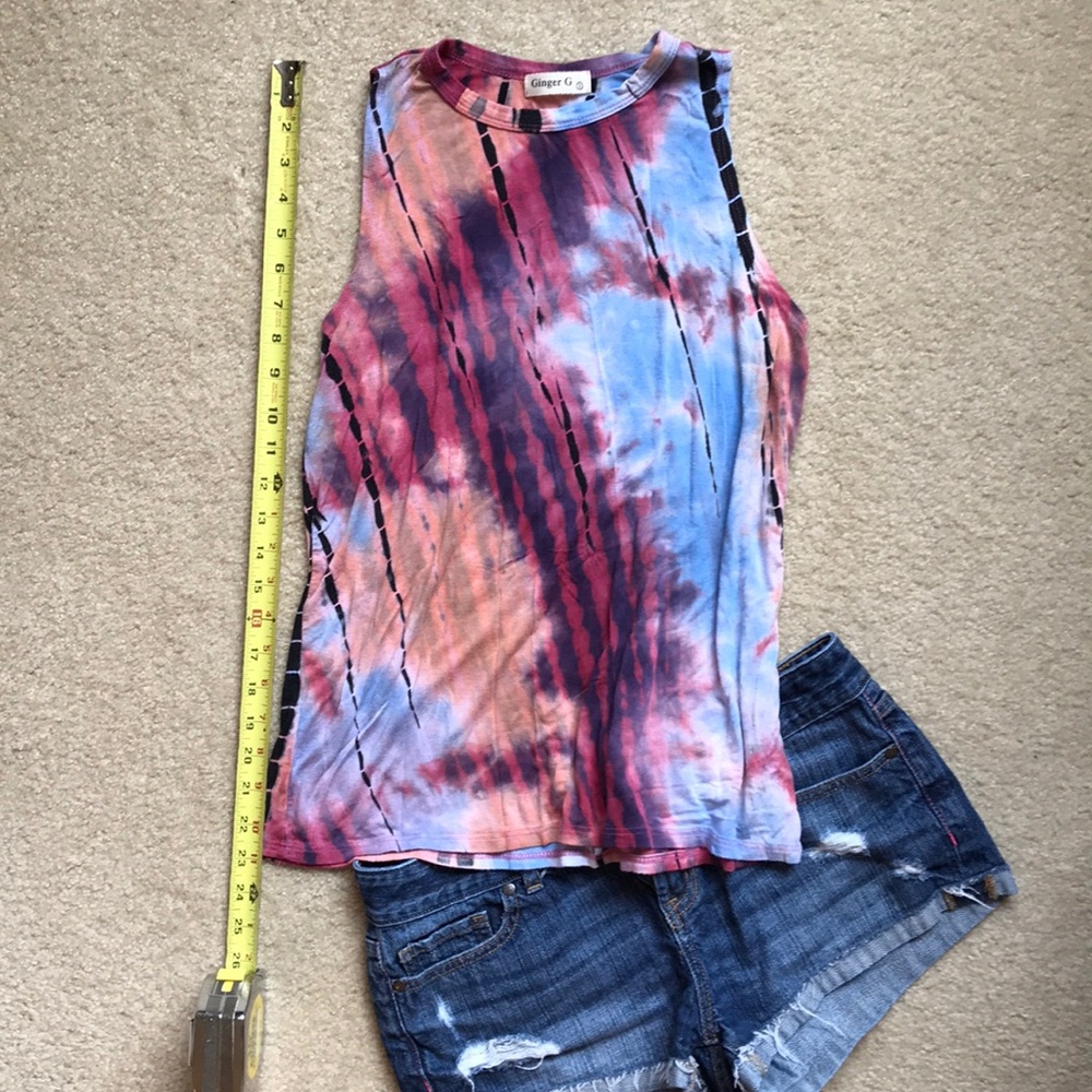 PERFECT CONDITION TIE DYE MOCK NECK TANK - SOFT!